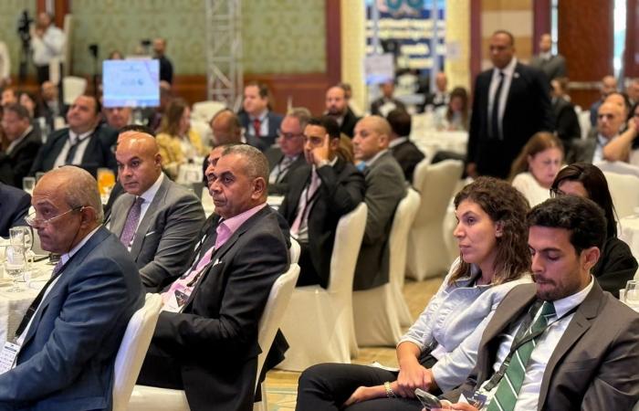 وزير
      المالية
      لمجتمع
      الأعمال:
      أنتم
      شركاؤنا
      ودورنا
      مساعدتكم
      على
      النمو . المساء الاخباري