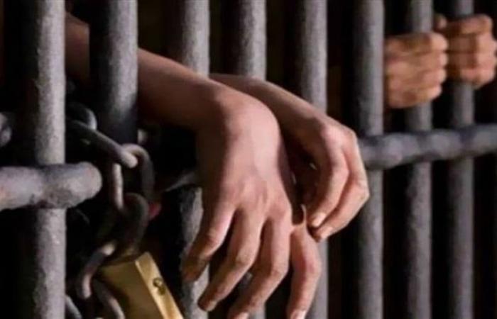 القبض
      على
      4
      متهمين
      شديدي
      الخطورة
      بحوزتهم
      كمية
      من
      الهيروين
      في
      القليوبية - بوابة المساء الاخباري