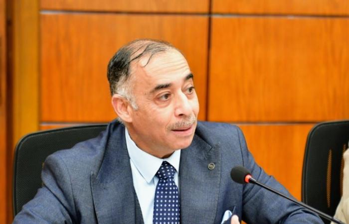 محافظ
      الدقهلية
      يستقبل
      مساعد
      وزير
      الموارد
      المائية
      والري المساء الاخباري ..