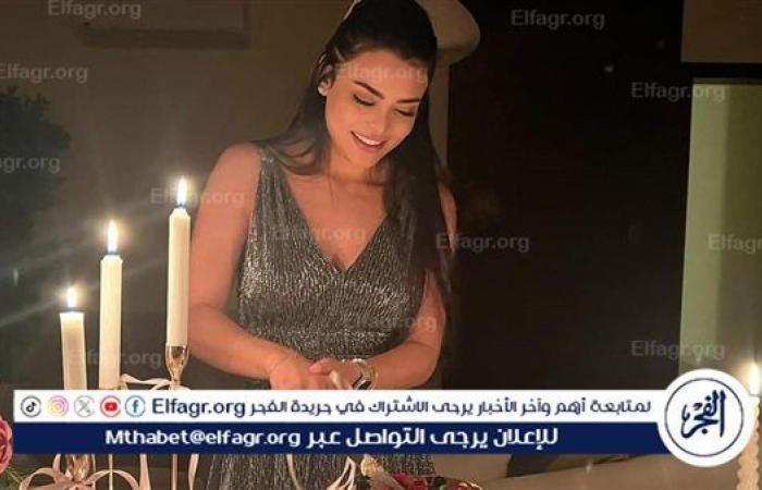 الفجر سبورت .. كل
      سنة
      وانتي
      طيبة
      يا
      نفسي..
      أسماء
      جلال
      تحتفل
      بعيد
      ميلادها