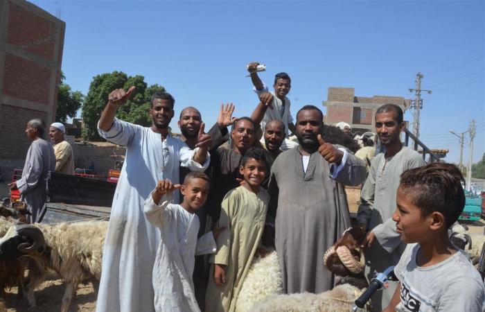 من
      قبلى
      لـ
      بحرى..
      استعدادات
      مُكثفة
      لاستقبال
      عيد
      الأضحى
      بجميع
      المحافظات..
      توفير
      كميات
      كافية
      من
      الأضاحى
      الحية
      والمبردة
      بأسعار
      مناسبة..
      وتجهيز
      المجازر
      الحكومية
      والخاصة
      وتقديم
      خدمات
      ذبح
      مجانية الفجر سبورت