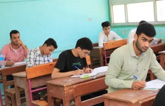 مفاجأة
      للطلاب..
      هل
      يوجد
      تحسين
      مجموع
      في
      الثانوية
      العامة
      2024؟ - بوابة المساء الاخباري