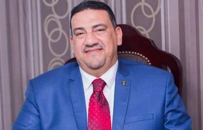 أحمد
      حمدي
      عضو
      مجلس
      إدارة
      نادي
      النصر
      يتقدم
      باستقالته
      لوزير
      الرياضة - بوابة المساء الاخباري