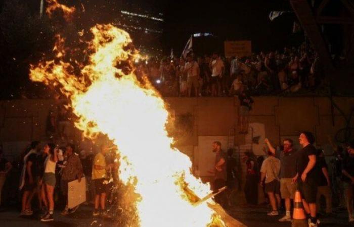 إعلام
      عبري:
      إغلاق
      الشوارع
      والطرق
      الرئيسية
      في
      إسرائيل
      لتفعيل
      الإضراب
      العام - بوابة المساء الاخباري