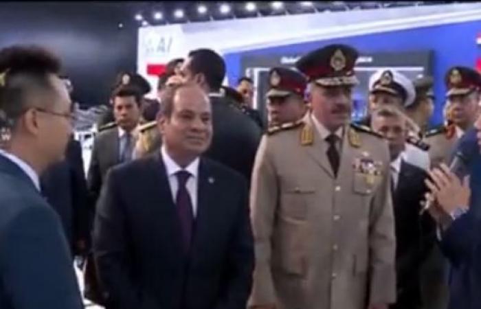 الرئيس
      السيسي
      يشهد
      افتتاح
      معرض
      مصر
      الدولى
      للطيران
      والفضاء
      2024 - بوابة المساء الاخباري