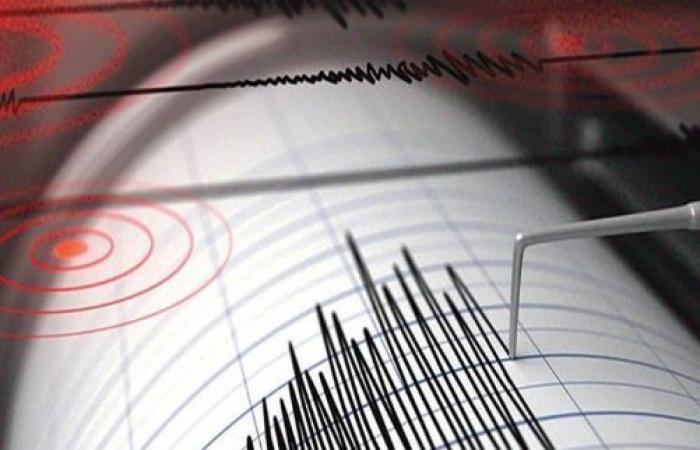 بقوة
      6.4
      درجات..
      زلزال
      يضرب
      بابوا
      غينيا
      الجديدة - بوابة المساء الاخباري