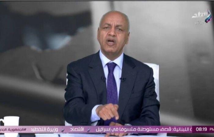 كادت
      تدمع
      عيناه..
      مصطفى
      بكري
      يعرض
      مشهدا
      مروعا
      لإجبار
      «الدعم
      السريع»
      طفلة
      سودانية
      على
      حفر
      قبرها
      بيدها - بوابة المساء الاخباري