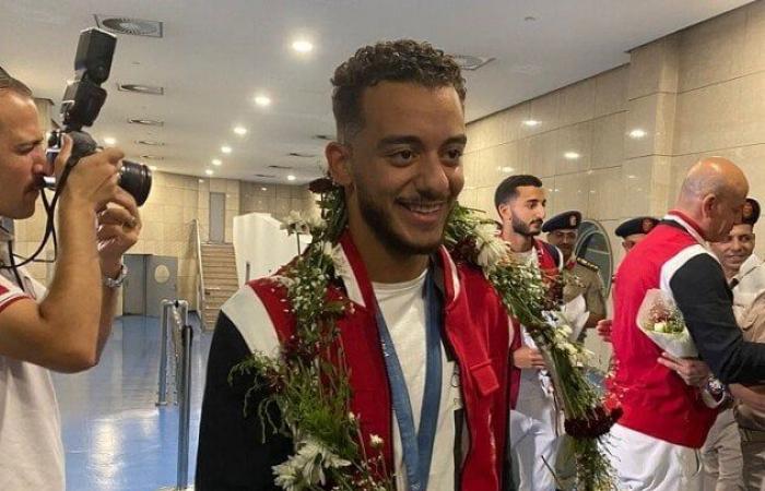 البطل
      الأولمبي
      محمد
      السيد:
      أعشق
      كريستيانو
      رونالدو
      وتعبت
      كثيرا
      لتحقيق
      هدفي - بوابة المساء الاخباري