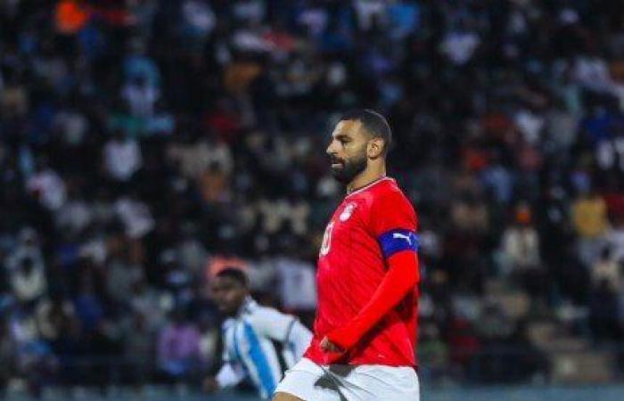 حسام
      حسن
      ولاعبو
      المنتخب
      يحتفلون
      بمئوية
      محمد
      صلاح
      «صور» - بوابة المساء الاخباري