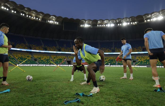 دوري
      أبطال
      أفريقيا..
      بيراميدز
      يختتم
      استعداداته
      قبل
      مواجهة
      الجيش
      الرواندي المساء الاخباري ..