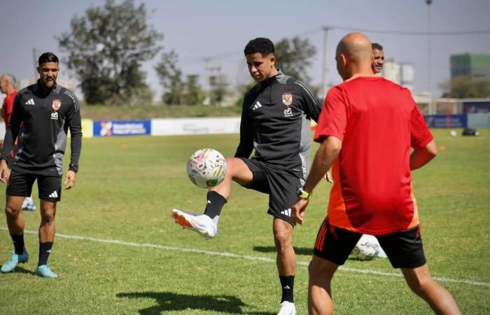 دوري
      أبطال
      أفريقيا..
      الأهلي
      يختتم
      استعداداته
      لمواجهة
      جورماهيا
      الكيني . المساء الاخباري