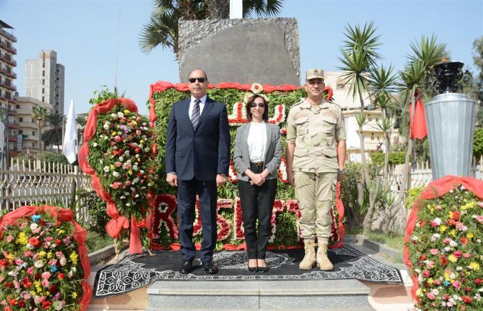 محافظ
      البحيرة
      تشهد
      احتفالية
      العيد
      القومي
      من
      مرسى
      الحرية
      بمدينة
      رشيد|
      صور المساء الاخباري ..