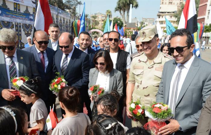 محافظ
      البحيرة
      تشهد
      احتفالية
      العيد
      القومي
      من
      مرسى
      الحرية
      بمدينة
      رشيد|
      صور المساء الاخباري ..