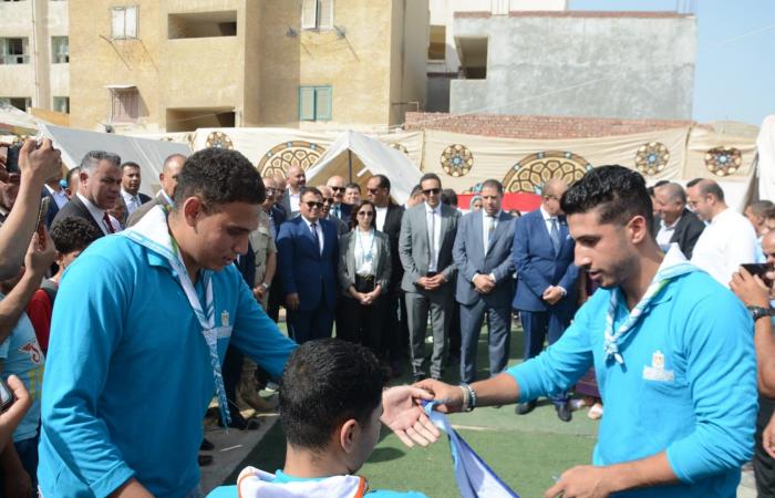 بالصور..
      محافظ
      البحيرة
      تشهد
      الملتقى
      الكشفي
      لفرق
      الجوالة
      بمركز
      شباب
      رشيد المساء الاخباري ..