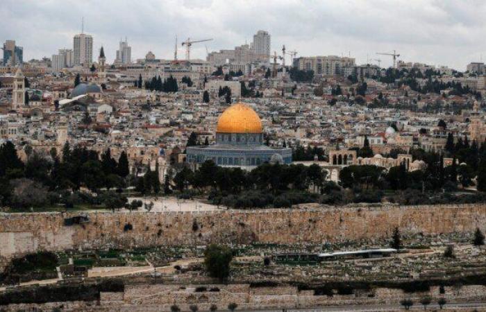 مساعد
      وزير
      الخارجية
      الأسبق
      لـ«الأسبوع»:
      التعاون
      العربي
      يعيد
      فلسطين - بوابة المساء الاخباري