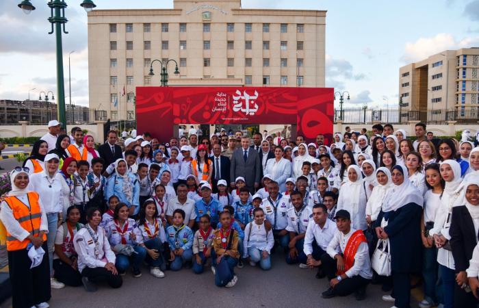 الإسكندرية
      في
      أسبوع..
      "بداية
      جديدة
      لبناء
      الإنسان
      المصري"
      تتصدر
      المشهد المساء الاخباري ..