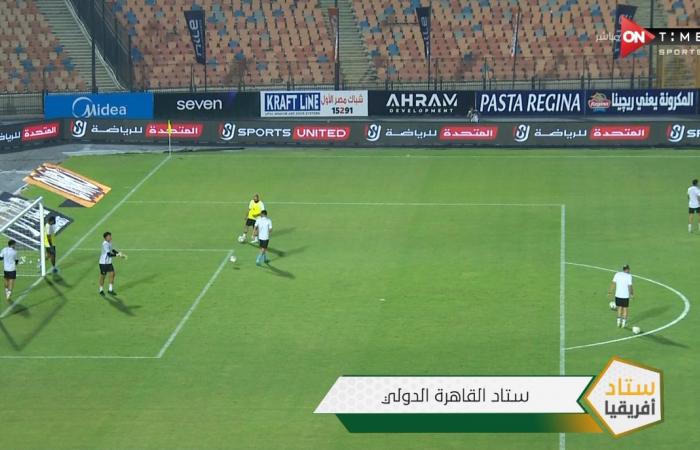 لاعبو الزمالك يخوضون عمليات الإحماء قبل مواجهة الشرطة الكينى.. صور - المساء الاخباري