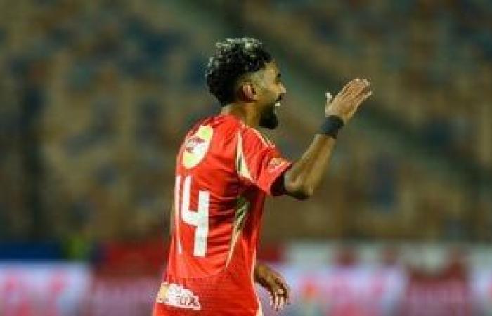 كولر يمنح حسين الشحات تعليمات خاصة قبل مواجهة الزمالك فى السوبر الأفريقى - المساء الاخباري