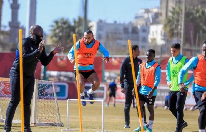 كأس
      السوبر..
      الأهلي
      يعود
      لـ
      تدريباته
      في
      حضور
      الخطيب - بوابة المساء الاخباري