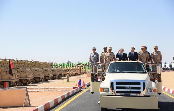 السيسي
      يشهد
      تفتيش
      حرب
      الفرقة
      السادسة
      المدرعة
      بالجيش
      الثاني
      الميداني
      (صور) . المساء الاخباري