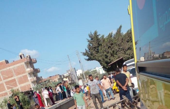 مصرع
      شخص
      وإصابة
      نجله
      بحادث
      قطار
      في
      البحيرة . المساء الاخباري