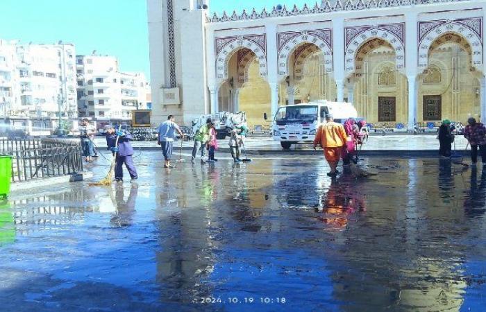 عقب
      انتهاء
      احتفالات
      مولد
      البدوي..
      أعمال
      نظافة
      وتطهير
      بمحيط
      المسجد
      الأحمدي
      بطنطا
      ورفع
      1000طن
      مخلفات - بوابة المساء الاخباري