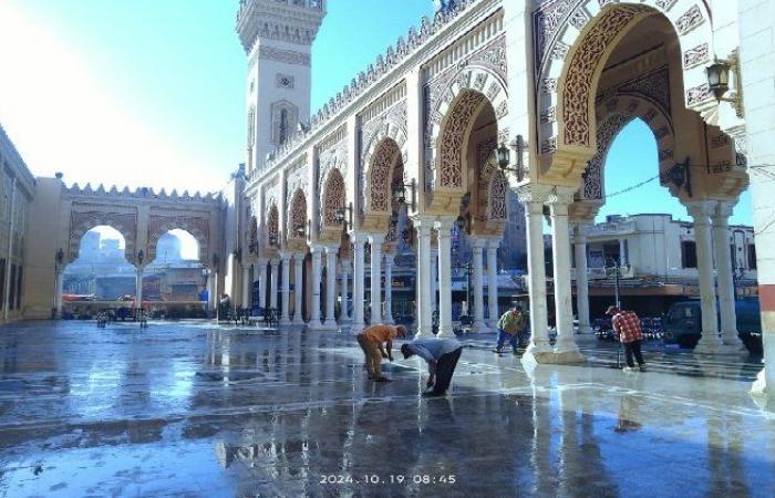 عقب
      انتهاء
      احتفالات
      مولد
      البدوي..
      أعمال
      نظافة
      وتطهير
      بمحيط
      المسجد
      الأحمدي
      بطنطا
      ورفع
      1000طن
      مخلفات - بوابة المساء الاخباري