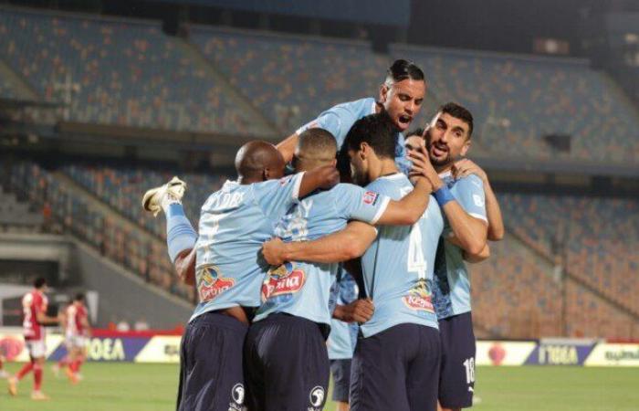 موعد
      مباراة
      الزمالك
      وبيراميدز
      في
      السوبر
      المصري
      والقنوات
      الناقلة - بوابة المساء الاخباري