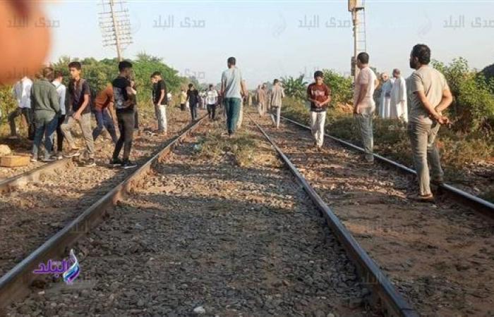 مصطفى
      وحنين
      فقدا
      حياتهما
      على
      مزلقان
      العياط
      أثناء
      ذهابهما
      للمدرسة .. بوابة المساء الاخباري