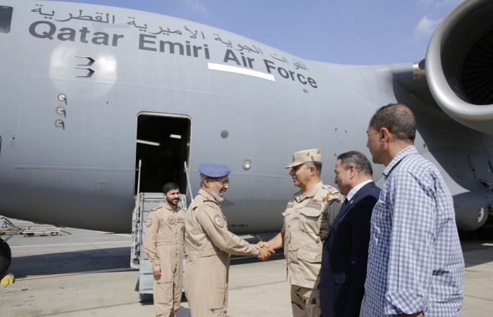 وصول
      عدد
      من
      الخيول
      المشتركة
      في
      بطولة
      مصر
      الدولية
      للفروسية..
      صور المساء الاخباري ..