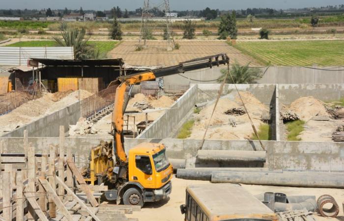 نائب
      محافظ
      البحيرة
      يتابع
      تنفيذ
      مشروعات
      مياه
      الشرب
      والصرف
      الصحي
      بمركز
      بدر . المساء الاخباري