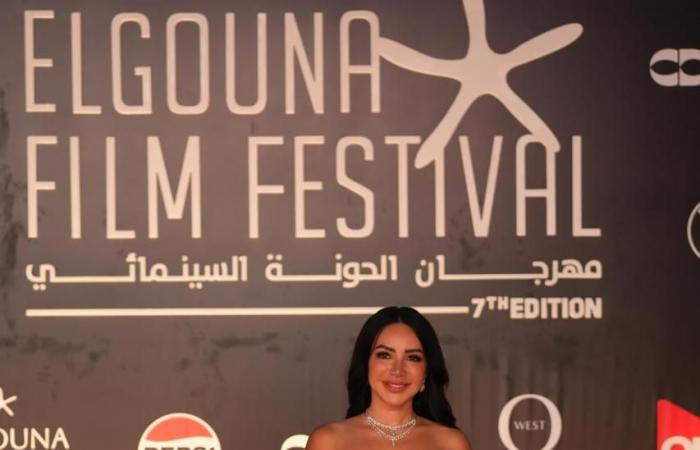 إنجي
      علاء
      تخطف
      الأضواء
      بأحدث
      ظهور
      لها
      بمهرجان
      الجونة
      السينمائي