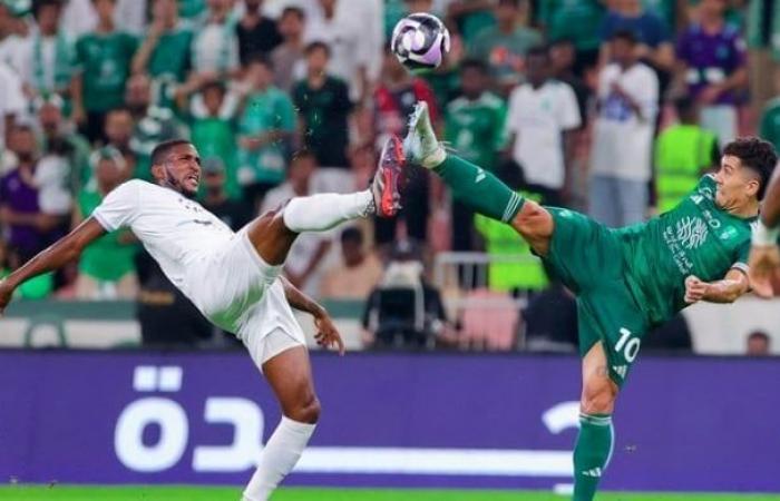 الأهلي
      يسقط
      في
      فخ
      التعادل
      أمام
      الأخدود
      بالدوري
      السعودي
      «فيديو» - بوابة المساء الاخباري