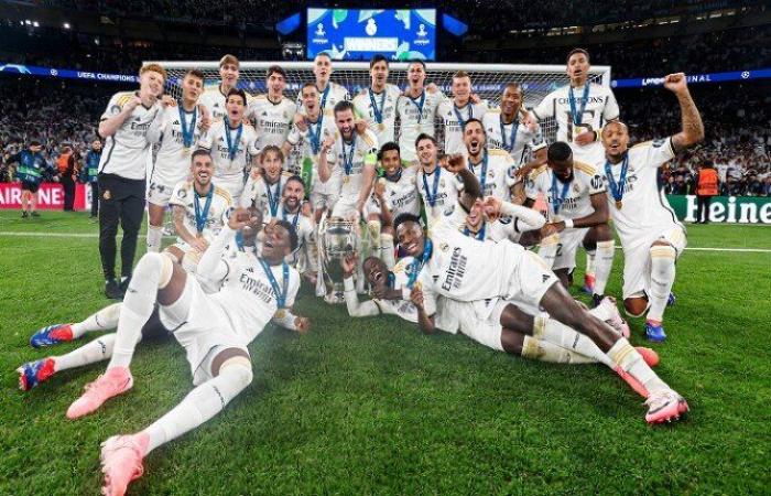 حفل
      الكرة
      الذهبية
      2024..
      ريال
      مدريد
      «الغائب»
      يتوج
      بجائزة
      أفضل
      فريق - بوابة المساء الاخباري