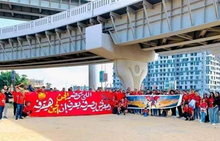 كأس
      إنتركونتيننتال..
      جماهير
      الأهلي
      أمام
      بوابات
      استاد
      القاهرة
      قبل
      مباراة
      العين
      الإماراتي المساء الاخباري ..