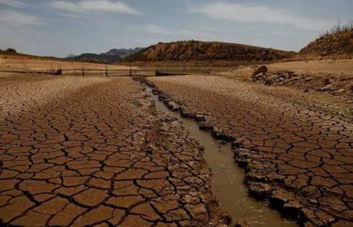 المياه
      العذبة
      تجف..
      صور
      صادمة
      من
      الأقمار
      الصناعية
      تكشف
      جفاف
      الأنهار .. بوابة المساء الاخباري