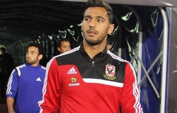 بمكالمة
      تليفون
      ..
      مسعد
      عوض
      يروي
      قصة
      إنتقاله
      من
      الاسماعيلي
      إلى
      الأهلي .. بوابة المساء الاخباري