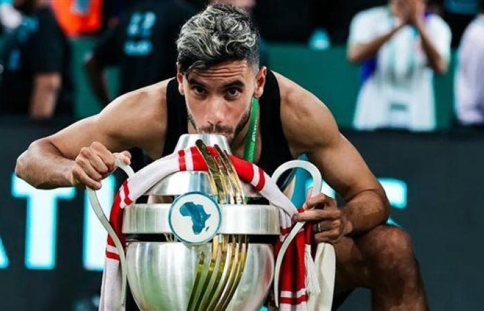 ناصر
      ماهر
      أفضل
      لاعب
      في
      لقاء
      الزمالك
      والبنك
      الأهلي
      بالدوري .. بوابة المساء الاخباري