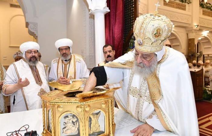 في
      العيد
      المئوي
      لإنشائها..
      البابا
      تواضروس
      يدشن
      كنيسة
      "العذراء"
      بمسرة
      بعد
      تجديدها .. بوابة المساء الاخباري