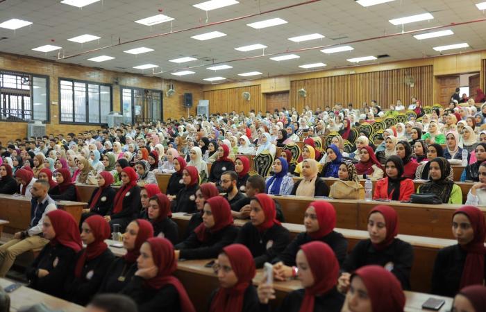 جامعة
      دمنهور
      تطلق
      فعاليات
      منتدى
      "سلامة
      الغذاء
      والأمن
      القومي"..
      صور المساء الاخباري ..