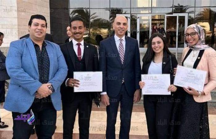 جامعة
      كفر
      الشيخ
      تشارك
      في
      الملتقي
      الأول
      حول
      السياسة
      الخارجية
      المصرية .. بوابة المساء الاخباري