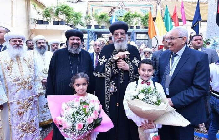 في
      العيد
      المئوي
      لإنشائها..
      البابا
      تواضروس
      يدشن
      كنيسة
      "العذراء"
      بمسرة
      بعد
      تجديدها .. بوابة المساء الاخباري