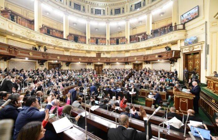 «النواب»
      يوافق
      على
      منح
      معاهد
      معاوني
      الأمن
      دبلوما
      شرطيا
      فنيا - بوابة المساء الاخباري