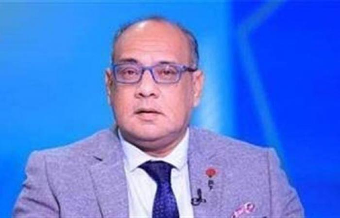 عمرو
      الدردير
      مشيدا
      بنجم
      الأهلي:
      رغم
      إني
      زمالكاوي
      بس
      بحبه .. بوابة المساء الاخباري