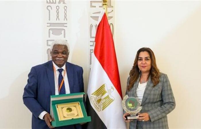 نقل
      الخبرات
      المصرية
      لدول
      إفريقيا..
      تفاصيل
      لقاء
      وزيرة
      التنمية
      المحلية
      و«جان
      بيير
      إمباسي» .. بوابة المساء الاخباري