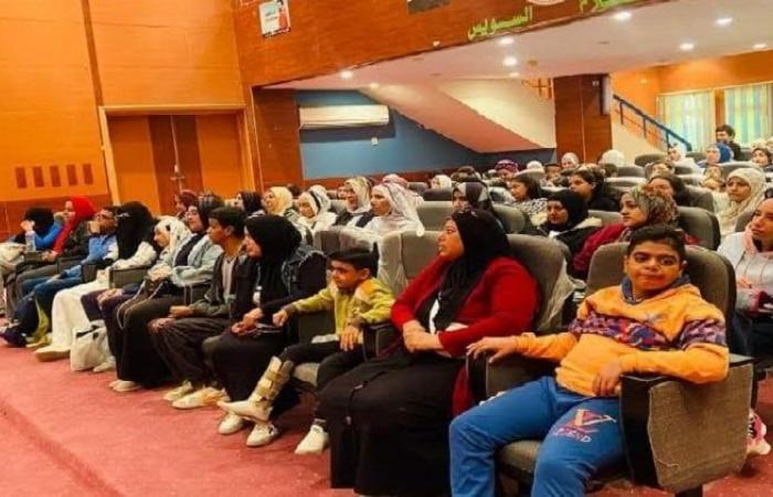 ندوة
      مبادرة
      بداية
      «
      حقوق
      وواجبات
      ذوى
      الإعاقة
      »
      بالسويس - بوابة المساء الاخباري