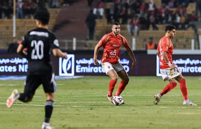 الأهلي
      يهزم
      زد
      بهدف
      "طاهر"
      ويتصدر
      الدوري..
      صور المساء الاخباري ..