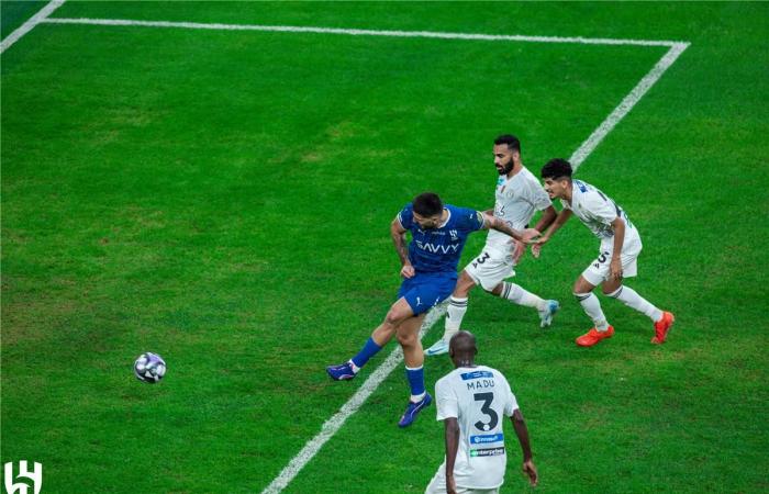 الهلال
      يهزم
      الاتفاق
      بثلاثية
      في
      الدوري
      السعودي