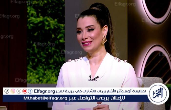 مروة
      صبري
      تدافع
      عن
      أسماء
      جلال
      في
      "قعدة
      ستات"