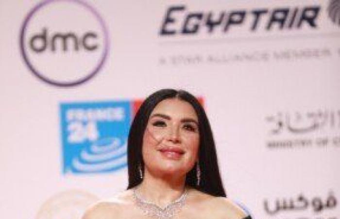 اللون
      الأسود
      يسيطر
      على
      حفل
      افتتاح
      مهرجان
      القاهرة
      السينمائي - بوابة المساء الاخباري